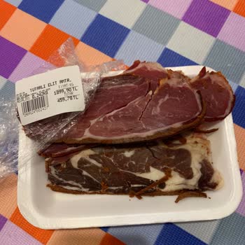 Paketli Pastırmada Taze Ve Eski Ürünlerin Karışık Çıkması Mağduriyet Yarattı