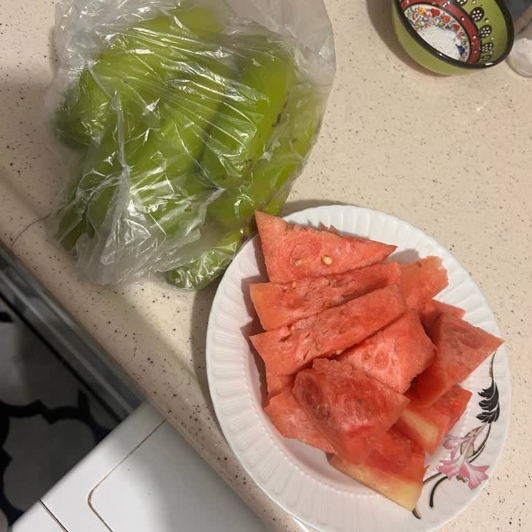 Şok Market'ten Eve Gönderilen Kalitesiz Ve Bozuk Ürünler Mağduriyet Yaratıyor