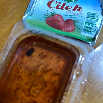 Satın Aldığım Reçelde Böcek Çıktı Ve Üzerinde Son Kullanma Tarihi Yoktu