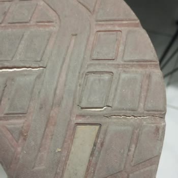 FLO’dan Alınan Ayakkabıda Kısa Sürede Taban Sorunu ve Olumsuz Müşteri Hizmeti