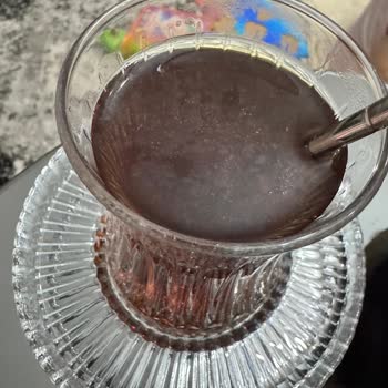 Bal Küp Şekerler Çayda Yağlı Tabaka Bırakıyor