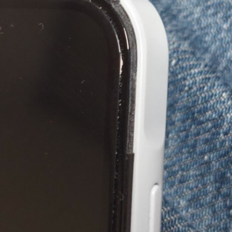 Samsung Cep Telefonumun Kasasında Garanti Süresi İçinde Oluşan Kırık