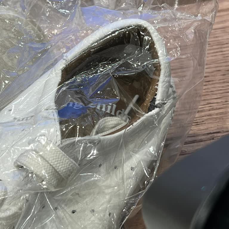 Sadece Dört Kez Giydiğim Ayakkabı 10 Günde Yırtıldı Mağaza Çözüm Sunmadı