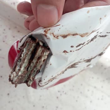 Torku Sütlü Çikolatadan Sert Cisim Çıkması Sonrası Endişe