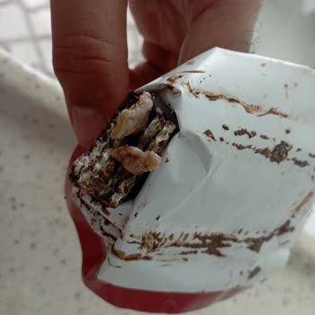 Torku Sütlü Çikolatadan Sert Cisim Çıkması Sonrası Endişe