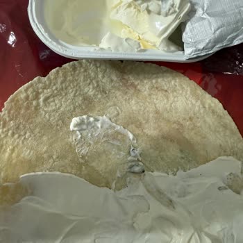 Torku Taze Peynirde Anlaşılmaz Maddeyle Karşılaşma Ve Güven Sorunu