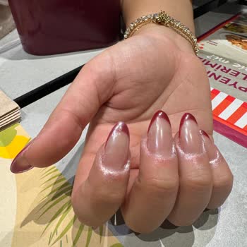 Kötü Tırnak Uygulaması Sonrası İlgisizlik Ve Ücret İadesi Talebi