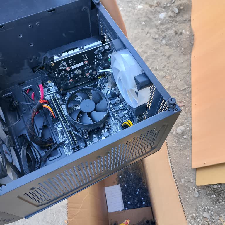 Bilgisayarımda Sürekli Arıza Ve Eksik Parça Sorunu Nedeniyle Mağduriyet Yaşıyorum