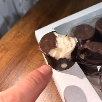 Çikolatanın İçinden Dişe Benzer Yabancı Cisim Çıktı, Sağlığım Tehlikeye Girdi!