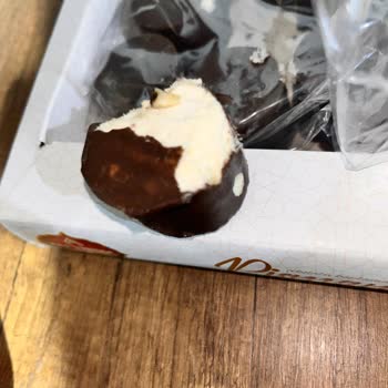 Çikolatanın İçinden Dişe Benzer Yabancı Cisim Çıktı, Sağlığım Tehlikeye Girdi!