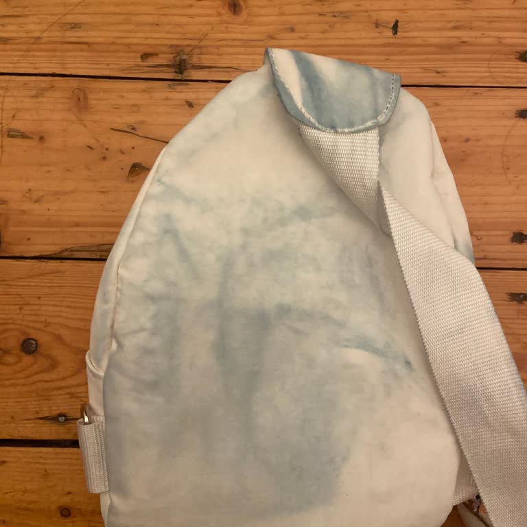 Zara Paris Mağazasından Alınan Denim Ceket Kıyafetlerimi Boyadı İade Reddedildi