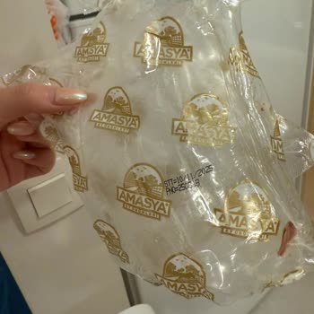 Dana Sosis İçinde Çıkan Kemik Parçaları Dişimi Kırıyordu