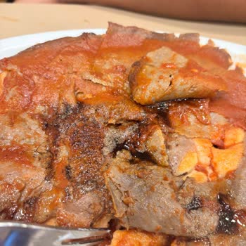 Garsonun İlgisiz Tavrı Ve Yanmış Yağlı Yemekle Kötü Deneyim Yaşadık