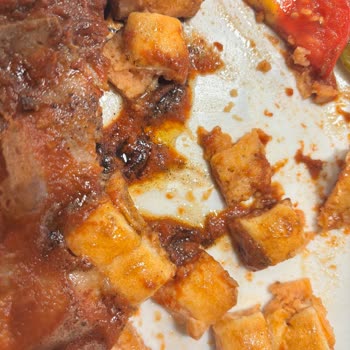 Garsonun İlgisiz Tavrı Ve Yanmış Yağlı Yemekle Kötü Deneyim Yaşadık