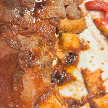 Garsonun İlgisiz Tavrı Ve Yanmış Yağlı Yemekle Kötü Deneyim Yaşadık