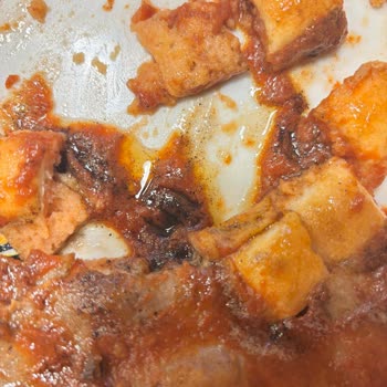 Garsonun İlgisiz Tavrı Ve Yanmış Yağlı Yemekle Kötü Deneyim Yaşadık