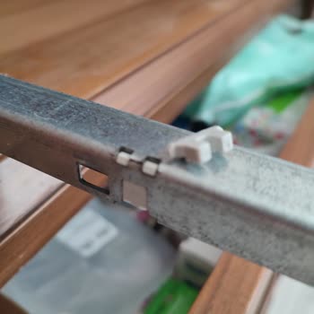 Çekmece Rayı Tırnağı Kırıldı, Yedek Parça Temin Edilemiyor