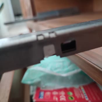 Çekmece Rayı Tırnağı Kırıldı, Yedek Parça Temin Edilemiyor