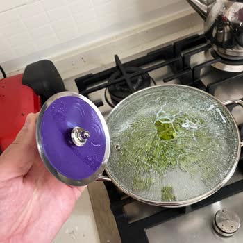 Korkmaz Saha Seti Cam Kapağı Kısık Ateşte Patladı, Güvenlik Endişesi Oluştu