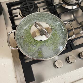 Korkmaz Saha Seti Cam Kapağı Kısık Ateşte Patladı, Güvenlik Endişesi Oluştu