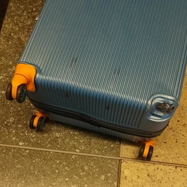 Uçuş Sonrası Hasarlı Bagaj Ve İlgisiz Müşteri Hizmetleri