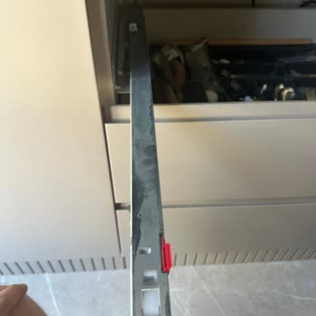 Hafele Çekmece Rayı Fren Mekanizması Arızalandı, Çözüm Bekliyorum