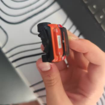 Yeni Alınan Matchbox Citroen EC4 Model Arabada Arka Tekerlek Ve Kapak Sorunu