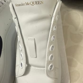 Garanti Kapsamındaki McQueen Ayakkabıda Deri Kusuru Ve Çözüm Eksikliği