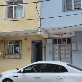 Türk Telekom Tehlikeli Sarkan Kablolar Ve Eski Direkler Acil Müdahale Bekliyor