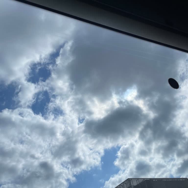 Eksik Perde Ve Bozuk Klima Nedeniyle Rahatsız Edici Otobüs Yolculuğu