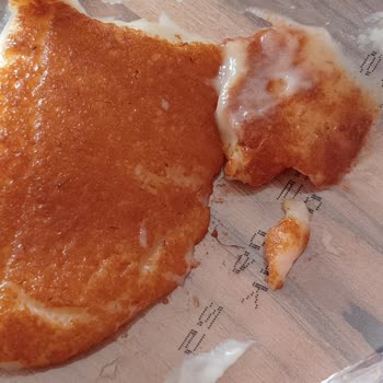 Kazandibi Tatlısında Hijyen Skandalı: Kıl Çıktı!