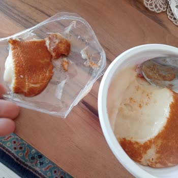 Kazandibi Tatlısında Hijyen Skandalı: Kıl Çıktı!