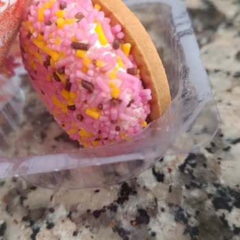 Yeni Tarihli Eti Puf Ürünlerinde Bit Böceği Çıkması Şaşkınlığı