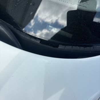 BMW F20 Ön Cam Fitilindeki Kronik Çatlak Sorunu Ve Servis İlgisizliği