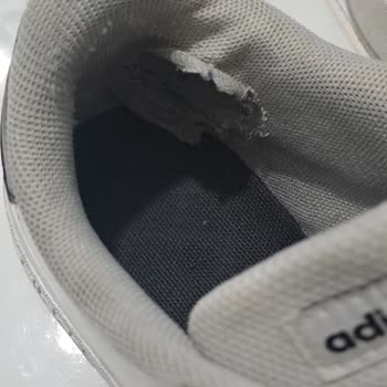 Adidas Ayakkabı Kısa Sürede Yırtıldı, Değişim Talebim Reddedildi