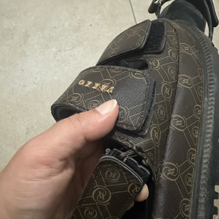 Satın Aldığım Sandalet İlk Kullanımda Koptu, Ücret İadesi Talep Ediyorum