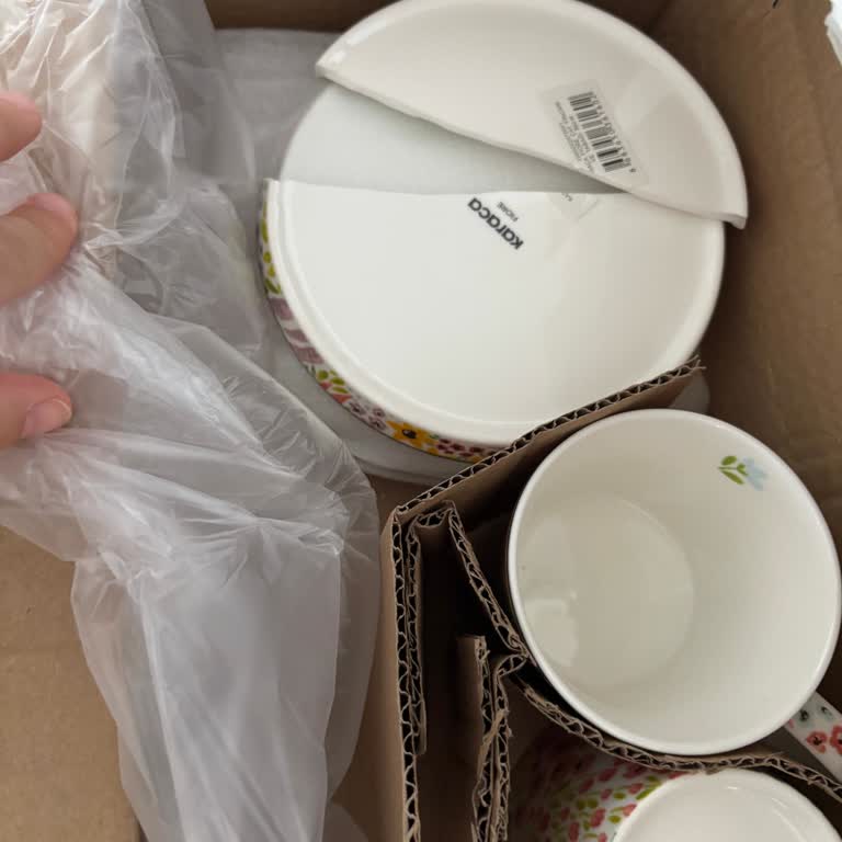 Karaca Züccaciye Kırık Gelen Fincan Tabağı İçin Çözüm Sunulmadı, Seti İade Etmek İstemiyorum