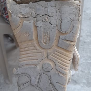 Ceyo Sandaletin Tabanı Kısa Sürede Parçalandı Hayal Kırıklığı Yaşadım