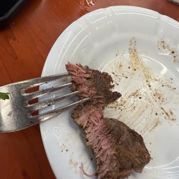 Yanlış Pişirilen Etler Ve Fatura Verilmemesi Nedeniyle Yaşanan Mağduriyet