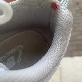 Aldığım Ayakkabının Orijinalliğinden Şüpheliyim Ve Ayağımı Yaraladı