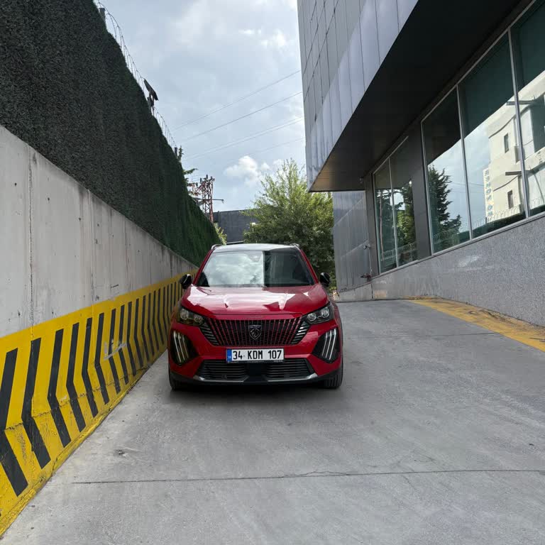 Peugeot 2008 Ön Panjur Yazısında Erken Solma Ve Garanti Talebi