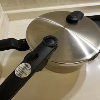 Yeni Alınan Düdüklü Tencerede Çıkmayan Lekeler Ve Müşteri Hizmetlerinden Yanıtsızlık