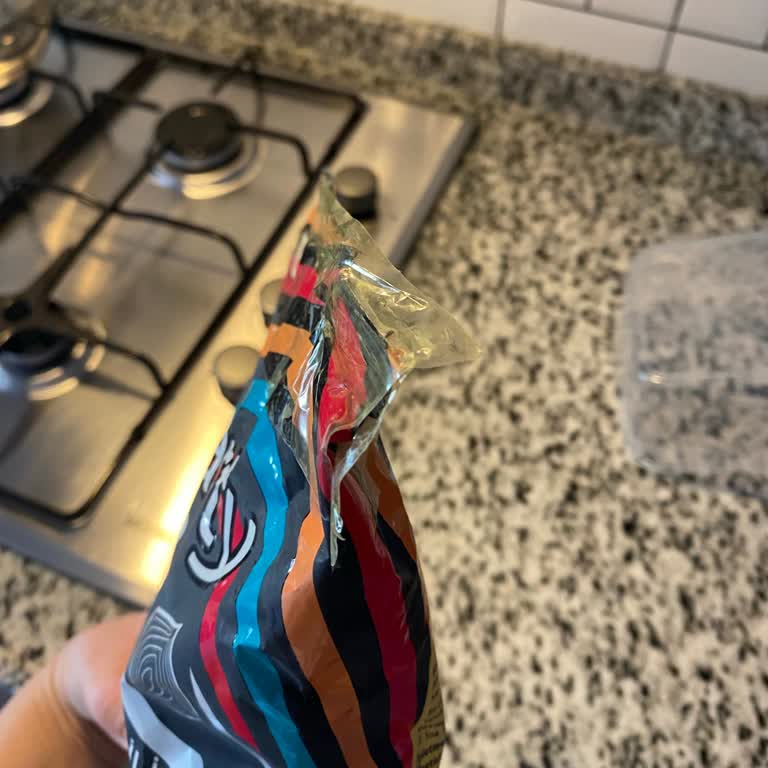 Ağzı Açık Ve Bantlanmış Cips Satışı Hakkında Şikayet