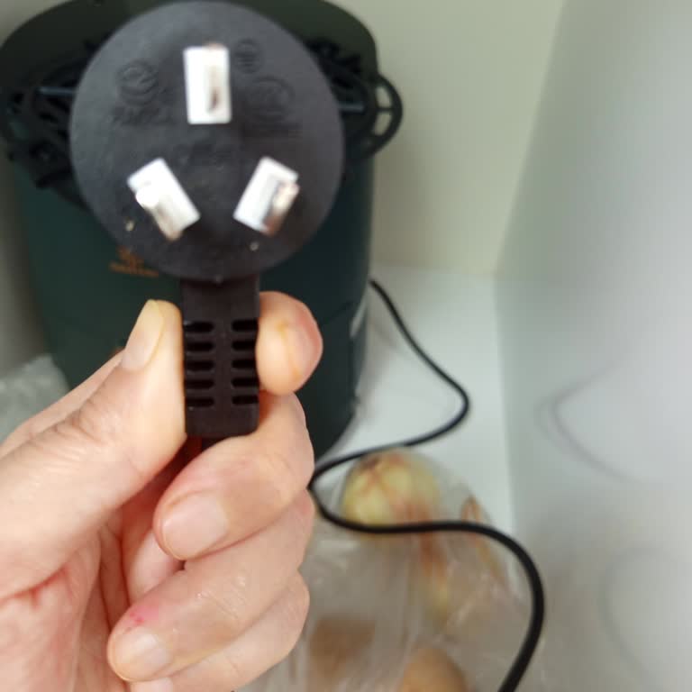 Türkiye'ye Uygun Olmayan Fişli Airfryer Ve Çözülmeyen Mağduriyet