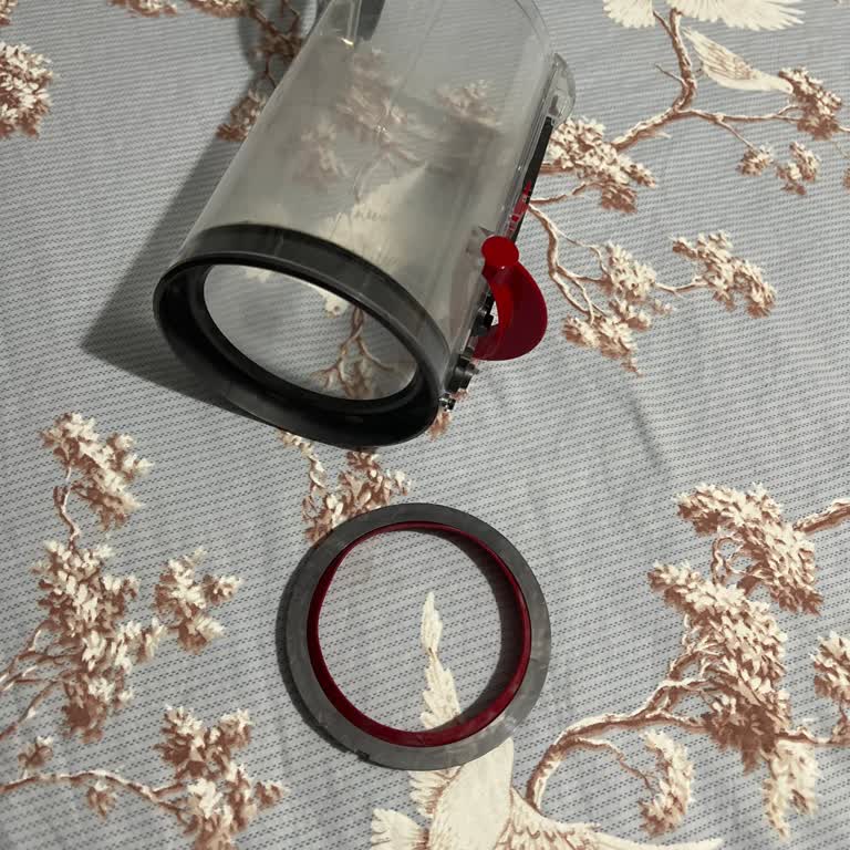 Dyson V11 Süpürge Toz Haznesi Kapağı Sorunu