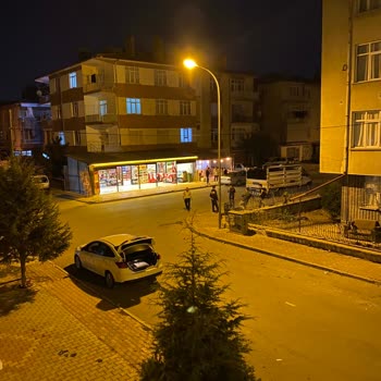 Mevlana Kız Yurdu Önündeki Uygunsuz Ortam Mahalle Huzurunu Bozuyor