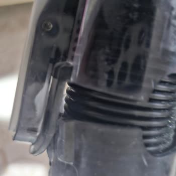 Dikey Süpürge Bağlantı Aparatındaki Fabrikasyon Hata Nedeniyle Kullanım Sorunu