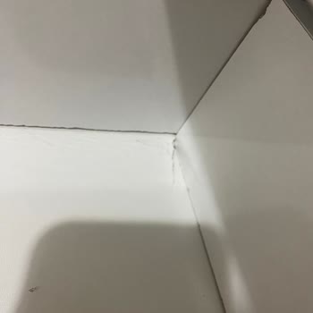 Kırık Dolap Teslimatı Ve Baza Siparişimin İki Aydır Gönderilmemesi