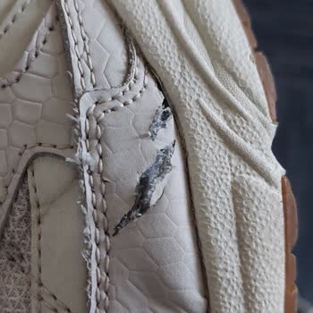 Kısa Sürede Deforme Olan Ayakkabı Ve Yetersiz Müşteri Hizmeti Deneyimi