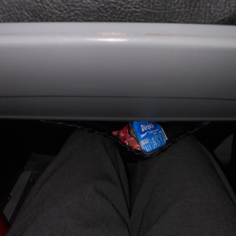 Dar Koltuklar Ve İlgisiz Personel Yolculuğu Çileye Dönüştürdü